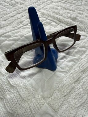 Vintage E & B Giftware Nose Eyeglasses Holder 1987